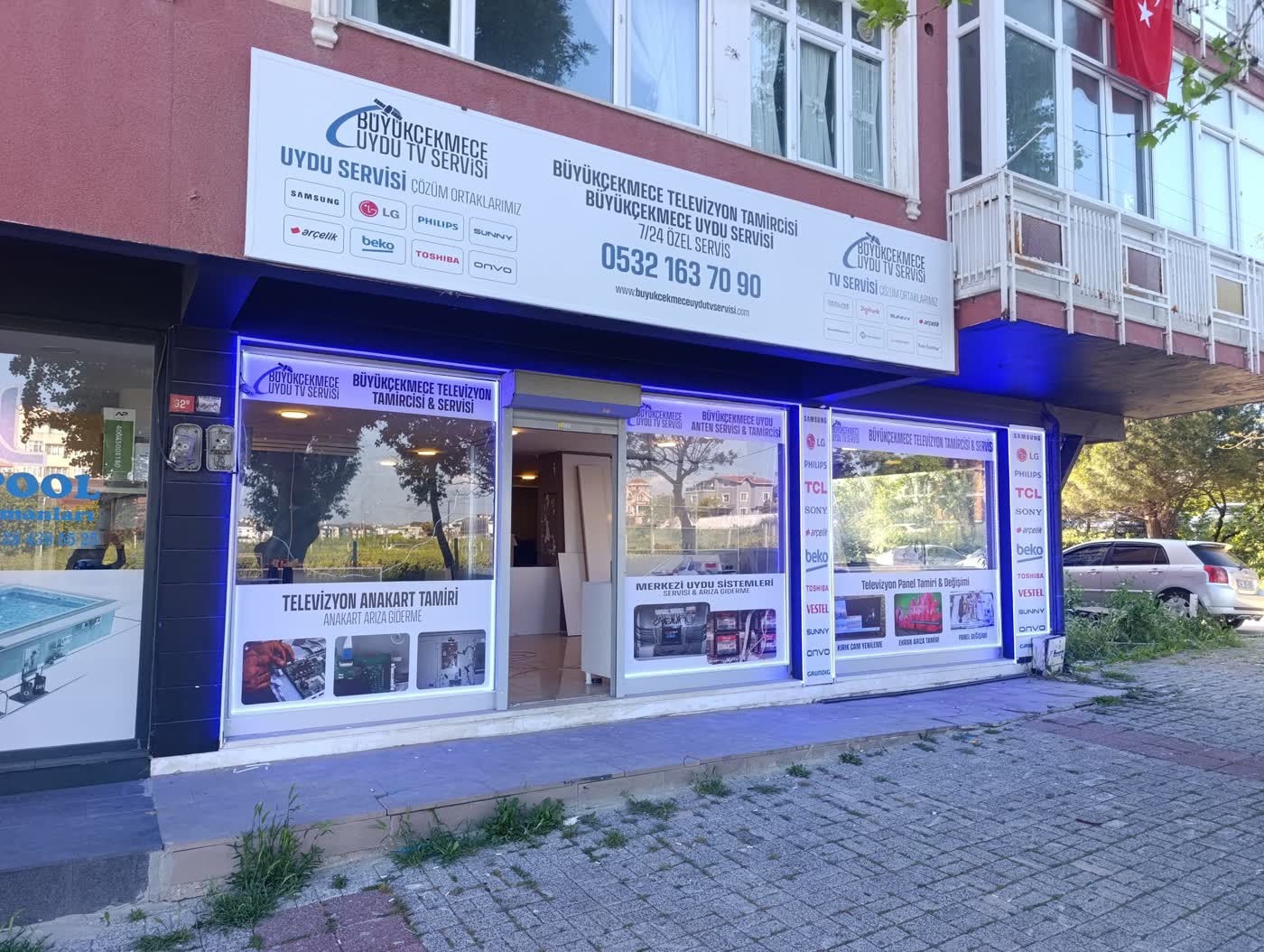 Büyükçekmece uydu servisi mağaza vitrini